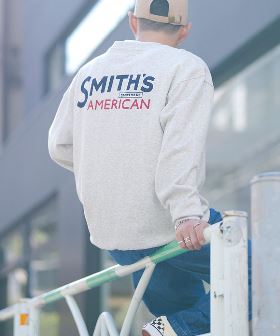 SMITH’S（スミス）別注クルーネックロゴスウェット