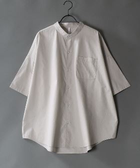 AKM Contemporary(エイケイエムコンテンポラリー)ボタンダウンシャツ